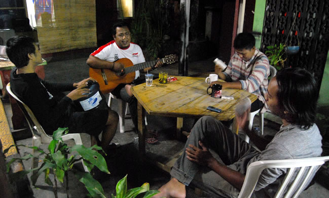 Secangkir Kopi Pahit Untuk Indonesia