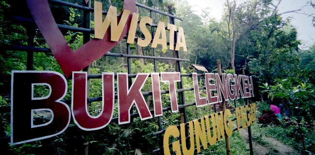 Wisata Bukit Lengkeh Blitar